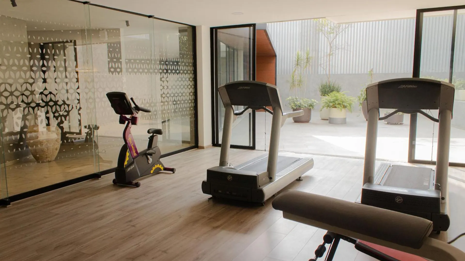 Aparthotel Dreamhaus Guadalajara Country Club